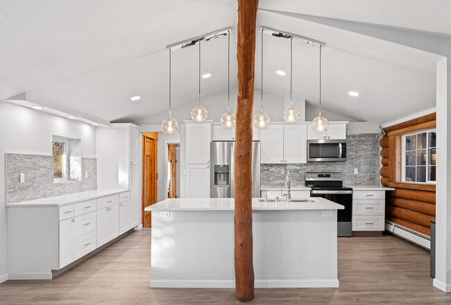 Building Photo - 17 Anna Ave