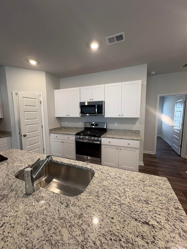 Building Photo - 820 Wapama St