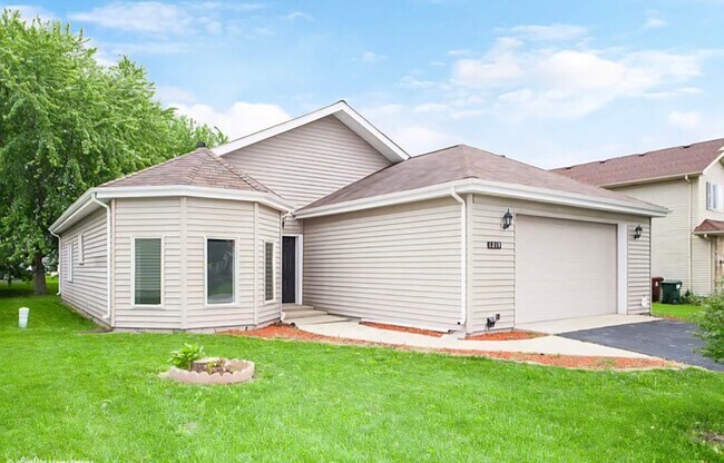 Foto del edificio - 1219 Blackhawk Dr