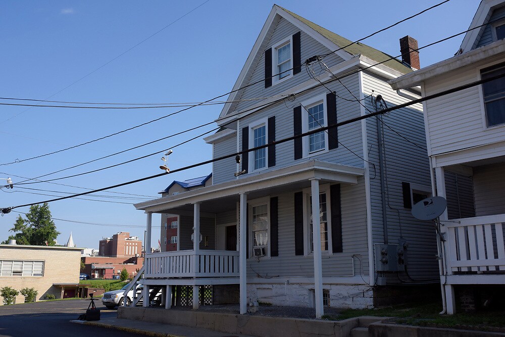 381 Forest Ave Unit A, WV 26505 Apartment for Rent in WV