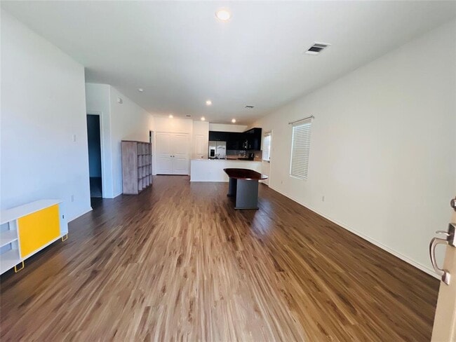 Building Photo - 325 Geode Glen