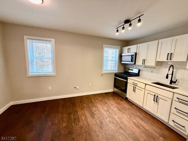 Foto del edificio - 196 Spring St