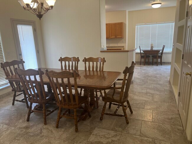 Foto del edificio - 2902 Quasar Dr