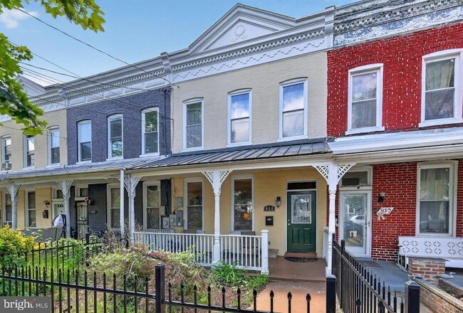 Photo - 928 Ingraham St NW Townhome
