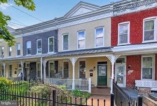 Building Photo - 928 Ingraham St NW