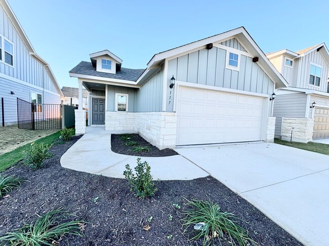 Building Photo - 117 Redonda Dr