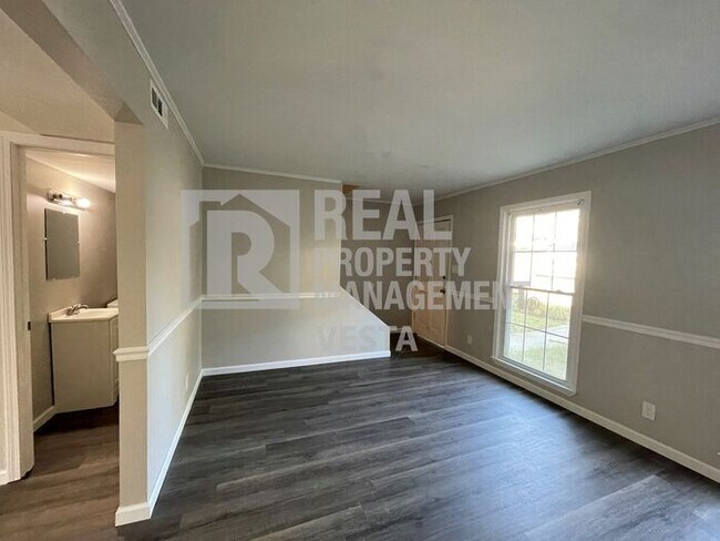 Foto del edificio - Completely Renovated North Macon Townhouse!