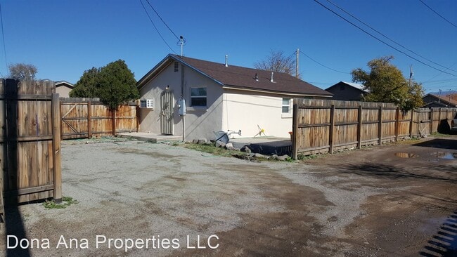 Building Photo - 1037 Brownlee Ave