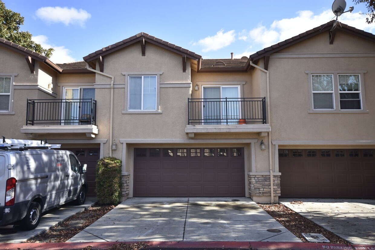 Foto principal - 3301 N Park Dr