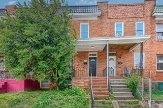 Building Photo - 614 Savage St