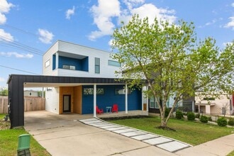 Building Photo - 5809 Toscana Ave