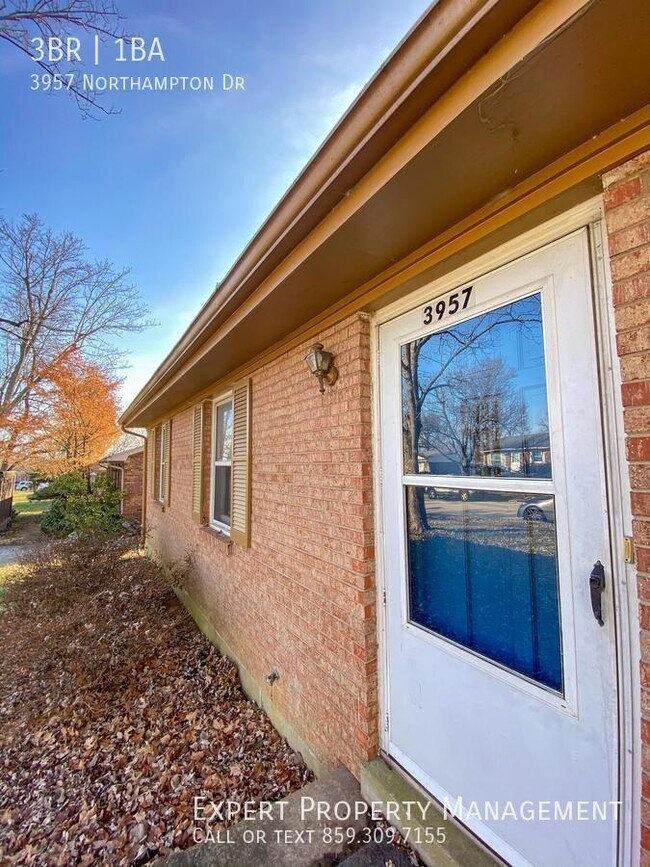 Building Photo - 3957 Northampton Dr