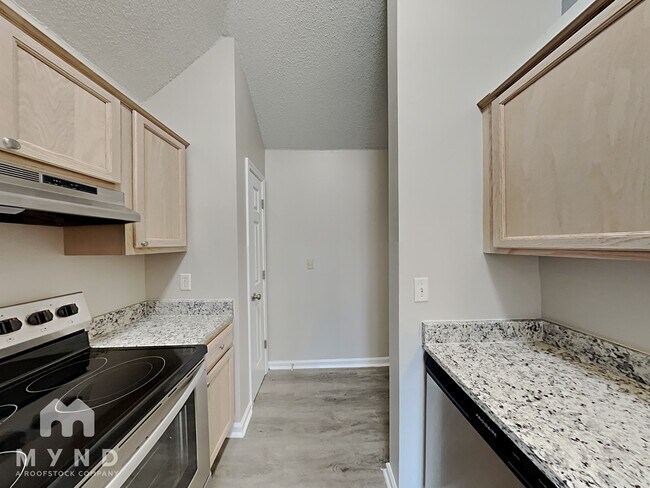 Foto del edificio - 7732 Parkmont Dr