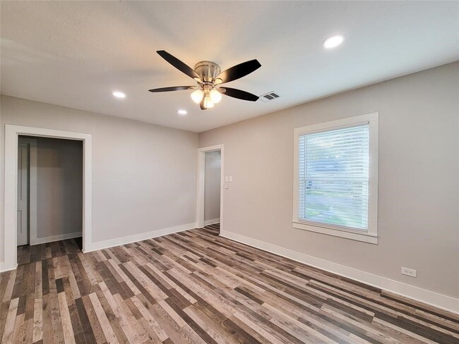 Building Photo - 1113 San Jacinto St