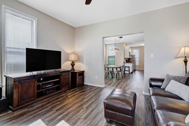 Building Photo - 729 Hamlet St