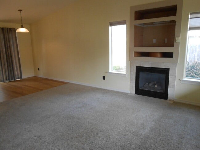 Building Photo - 2396 NE Desert Willow Ct