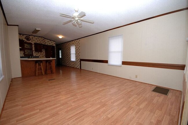 Building Photo - 1648 Old Grantham Rd