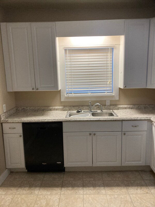 Foto del edificio - 710 Jeanette St