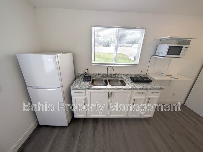Foto del edificio - 1002 Kirkland Dr