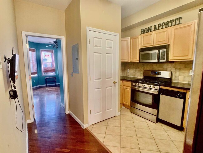 Foto del edificio - 3481 John F. Kennedy Blvd