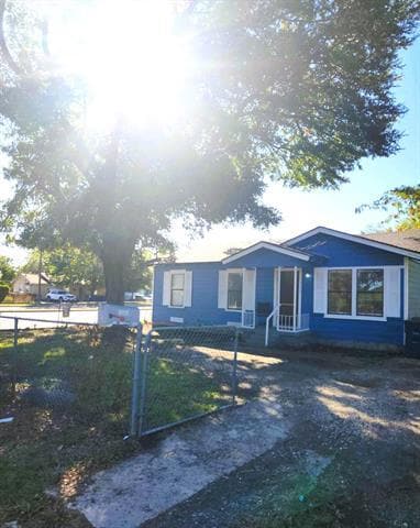 Building Photo - 8918 Slay St