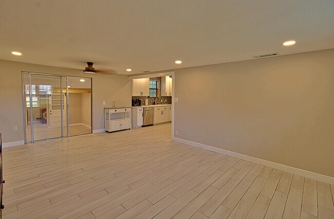 Foto del edificio - 313 Live Oak Church Rd