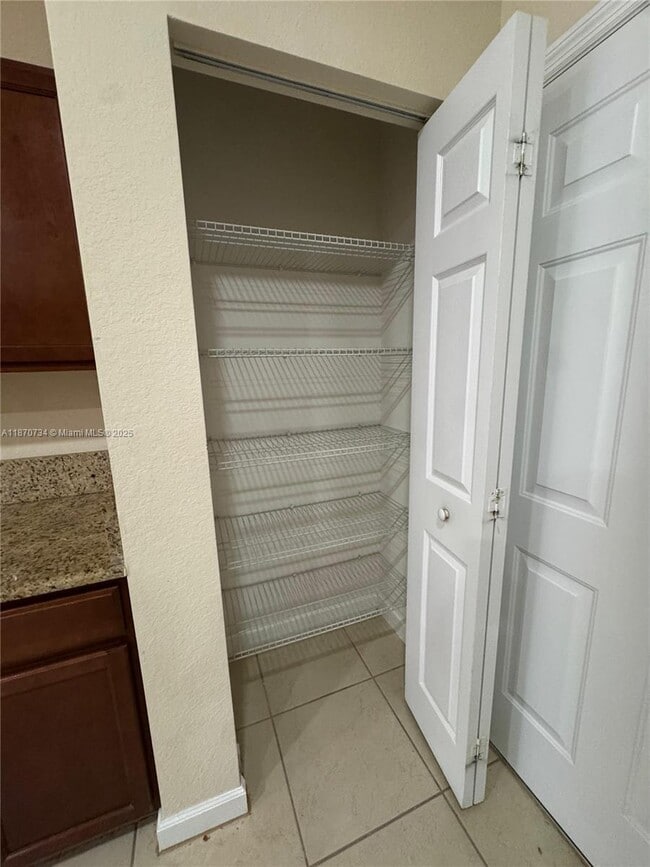 Foto del edificio - 9227 SW 227th Terrace