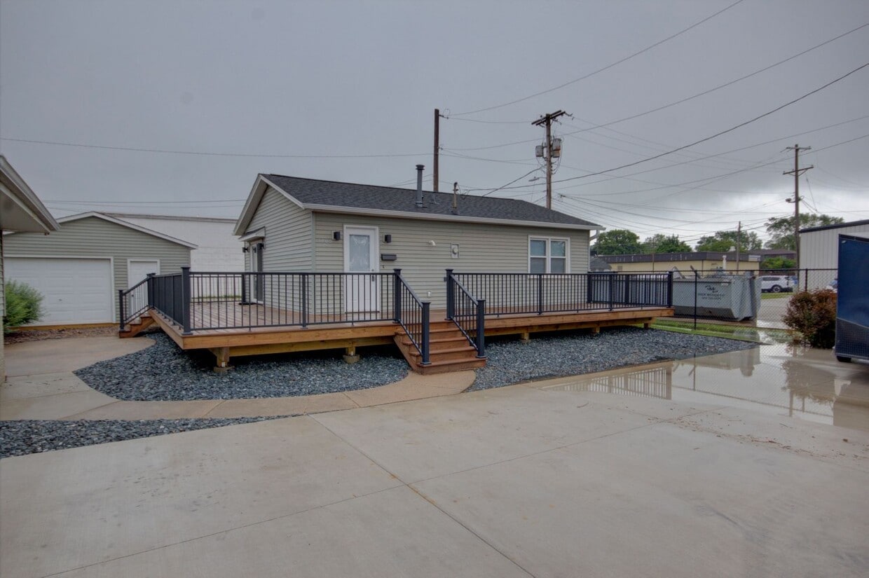 Primary Photo - Remodeled 2 bed home