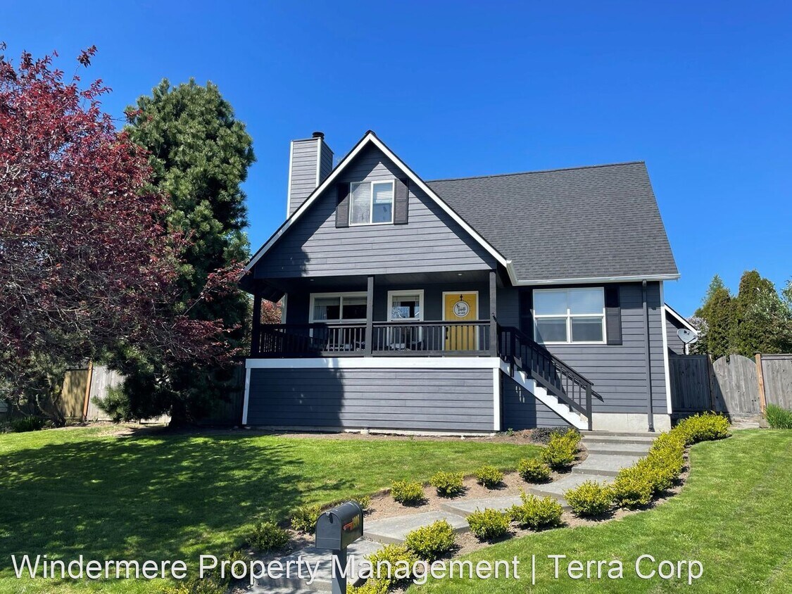 1906 13th St, Anacortes, WA 98221 House Rental in Anacortes, WA