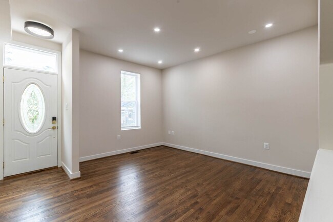 Foto del edificio - Brand New 3 BD Rowhome