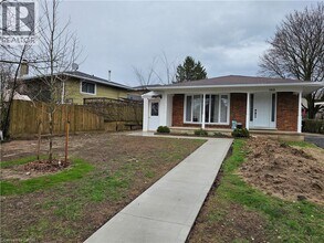 Building Photo - 102 Calmcrest Dr