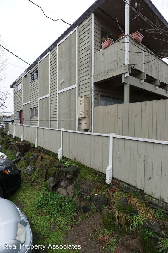 Building Photo - 15500 2nd Ave S