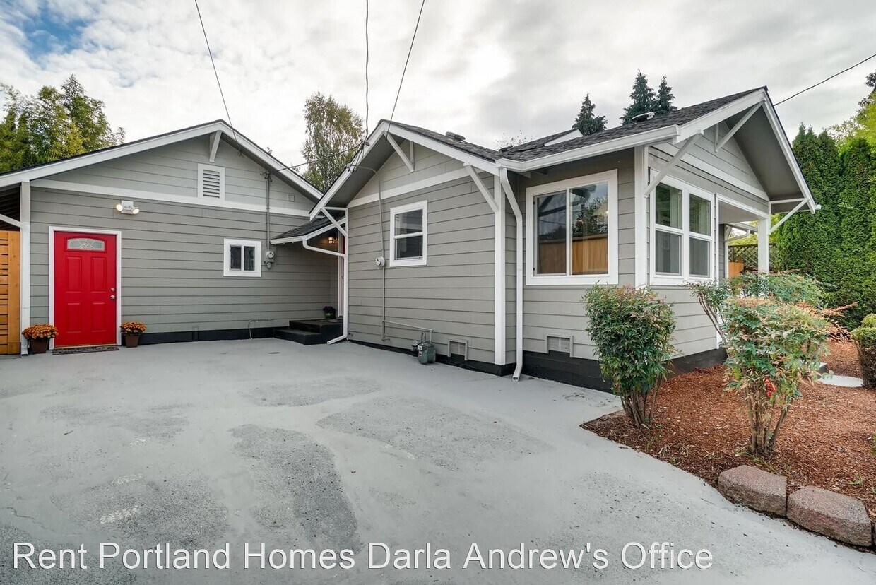 6616 NE Killingsworth St, Portland, OR 97218 Room for Rent in