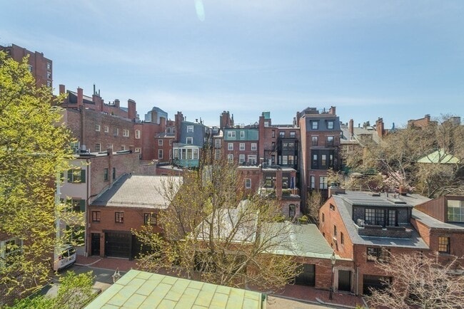 Building Photo - 50 Chestnut St