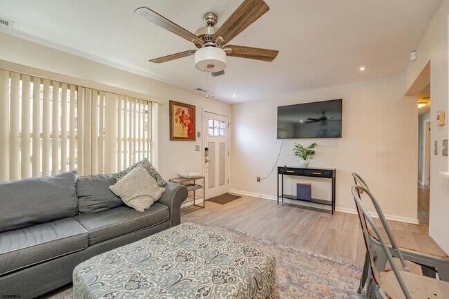 Foto del edificio - 545 N Connecticut Ave