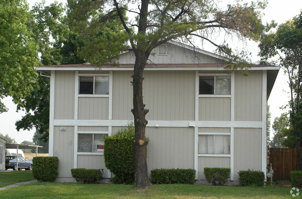 Primary Photo - 1500 Sycamore Dr