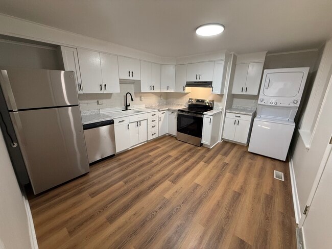 Kitchen - 13 N Main St