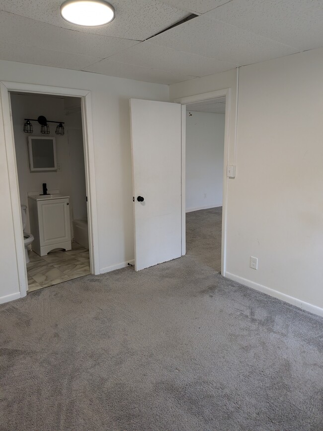 Building Photo - 65 E Stevens St