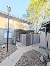 Building Photo - 286 W Palomino Dr