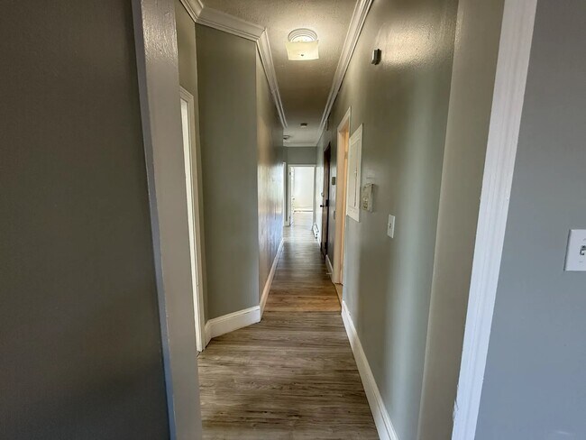 Building Photo - 26 Alpine Pl