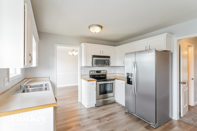 Building Photo - 1407 Ambleside Dr