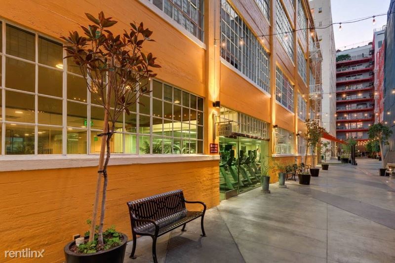 Foto principal - 716 S Los Angeles St