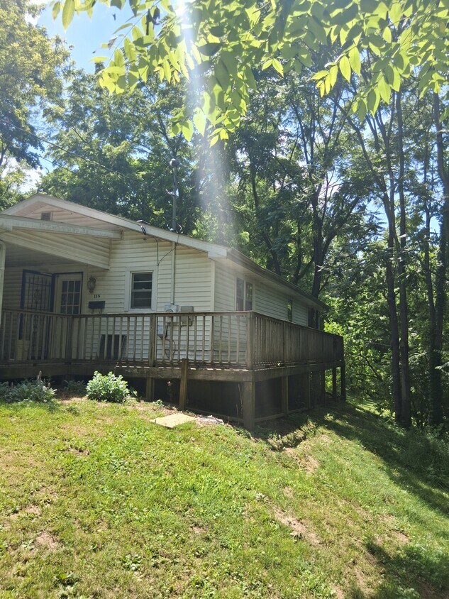 Primary Photo - 118 Summit Ave