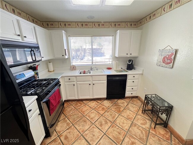 Building Photo - 9624 Blue Bell Dr