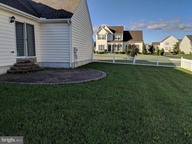 Foto del edificio - 196 Kings Mill Dr