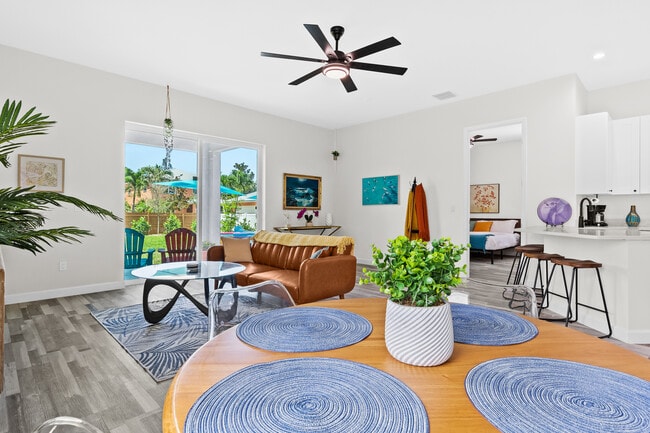 Photo - 2420 Valentine St House