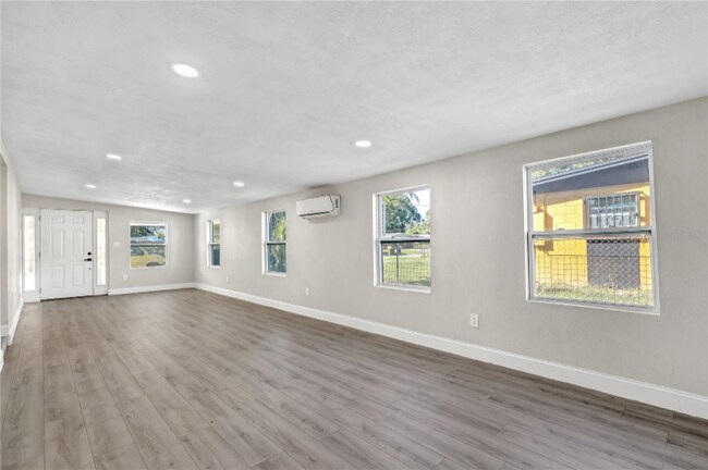 Building Photo - 5210 S 84th St