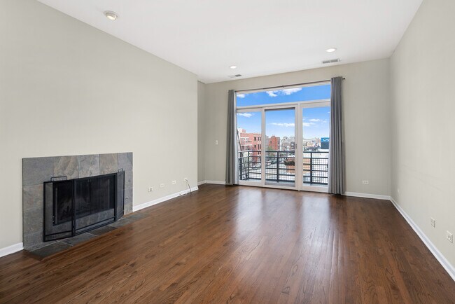 Building Photo - 1555 W School St