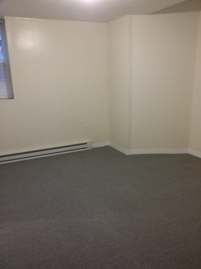 Bedroom 1 - 41 Elliott St
