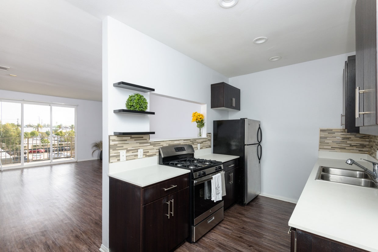 Wilcox Townhomes Apartments in Los Angeles, CA